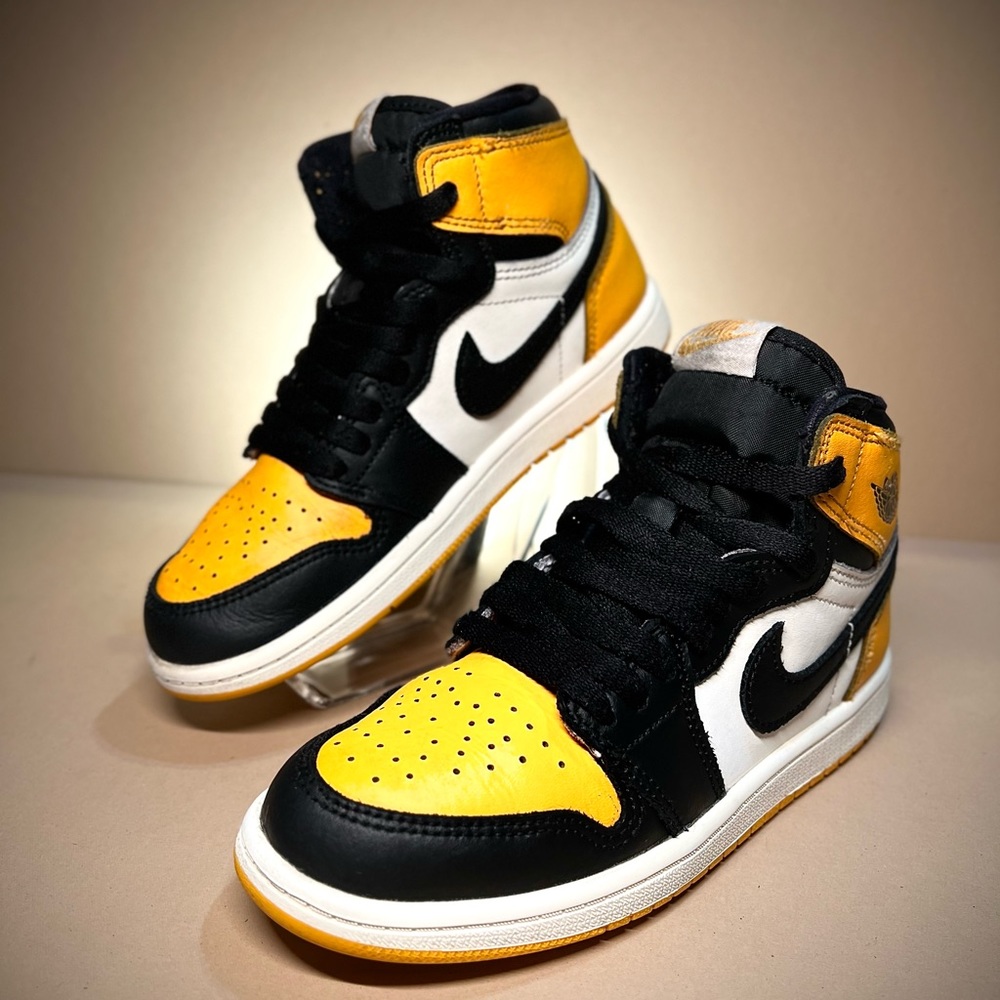 Nike Air Jordan 1 Retro High OG Yellow Toe Taxi Size 2.5Y 555088-711